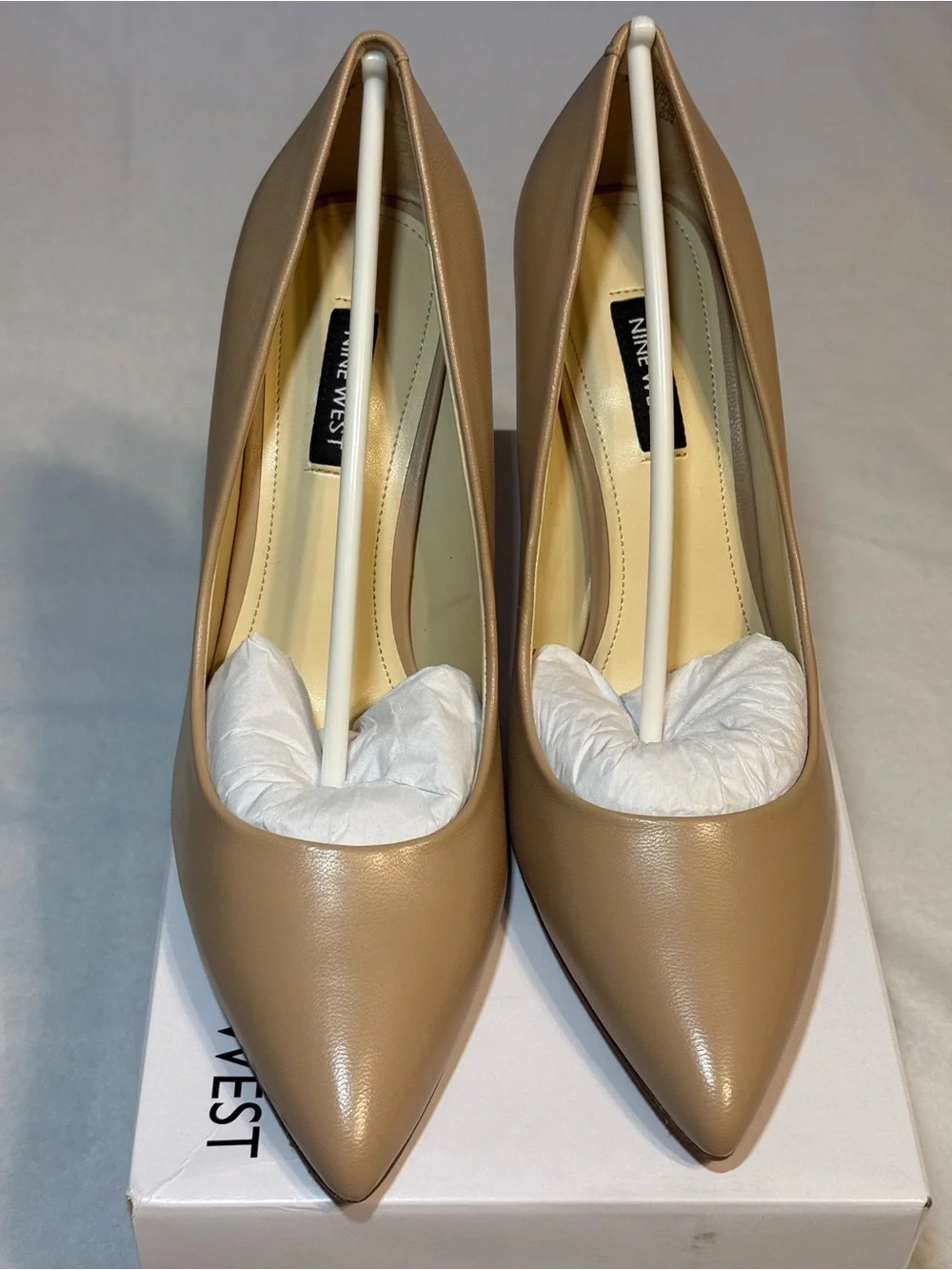 New Nine West Women’s Flax Classic Pointed-Toe  Pumps in Beige. Size 8M